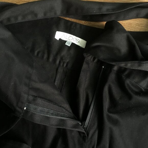 Alexis Janes Black Wide Leg Pants Joggers Belted Harem High Rise Extra Small XS - Picture 13 of 13